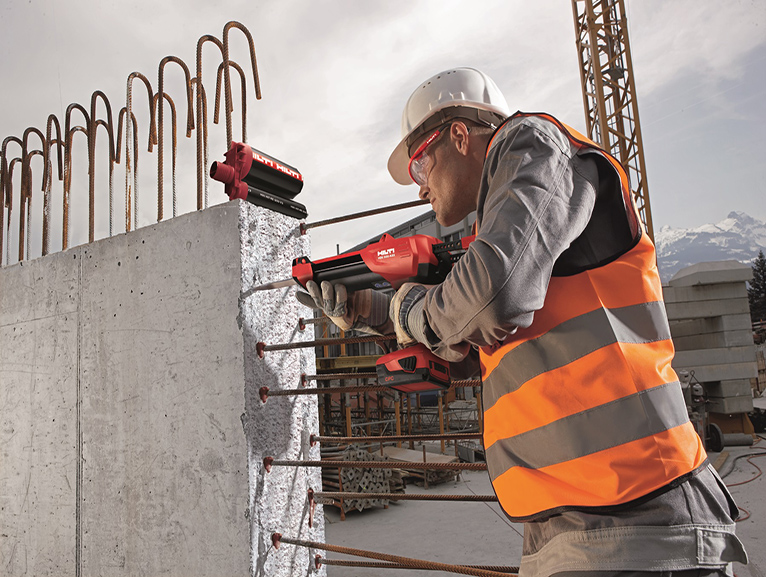 SAVAŞ, DÜNYA İKİNCİSİ MÜTEAHHİTLERİN YURT DIŞI HEDEFİNİ ZORA SOKTU